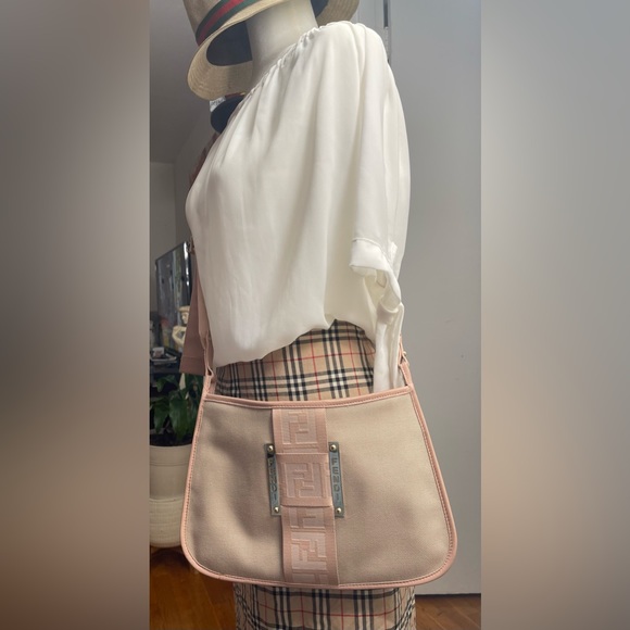 💗RARE FENDI Crossbody Bag - Picture 2 of 16